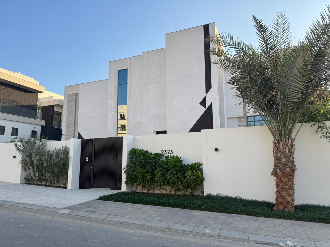 The court villa image